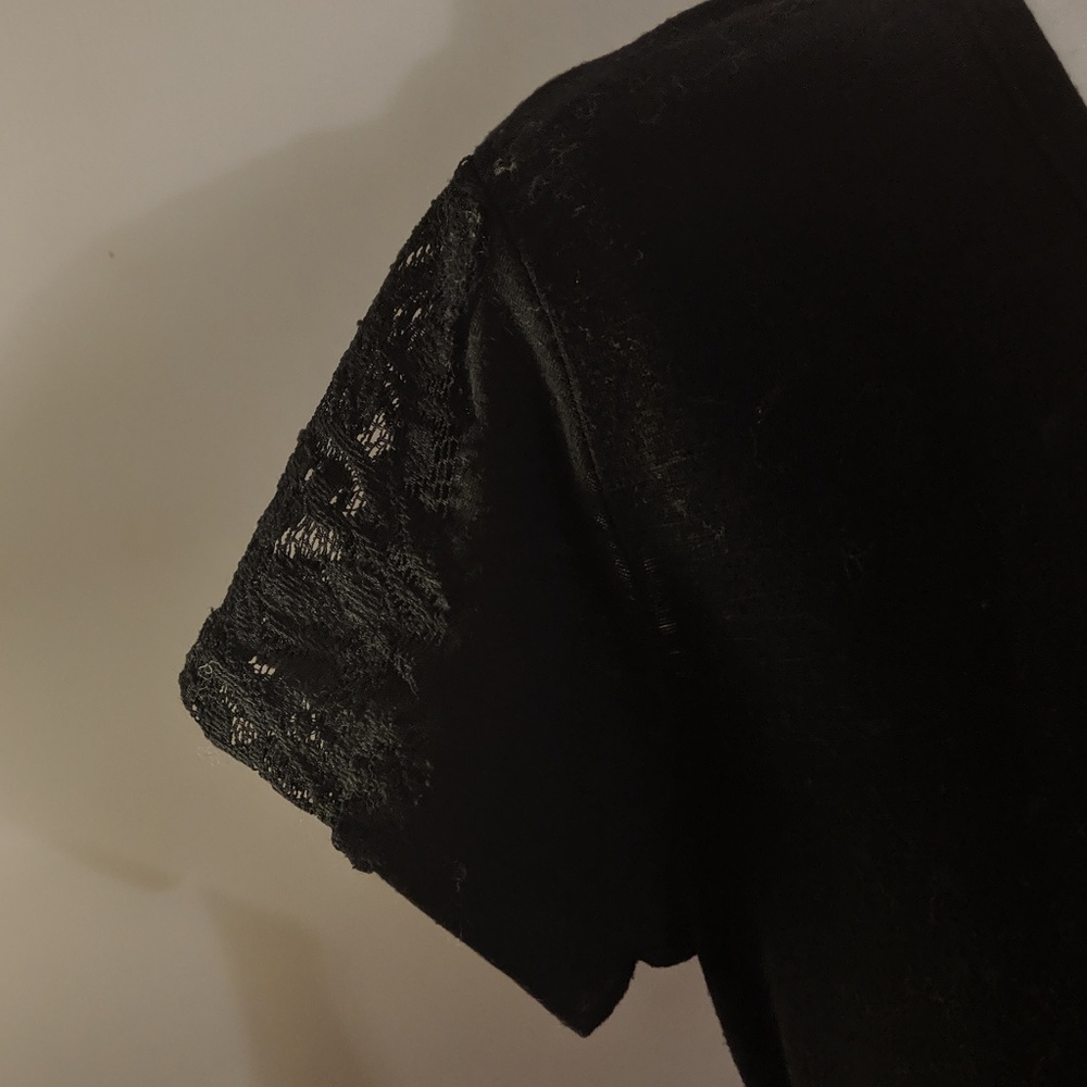 🔥 3/$25 Amang NY Black Tee with Lace Accents - Picture 3 of 5